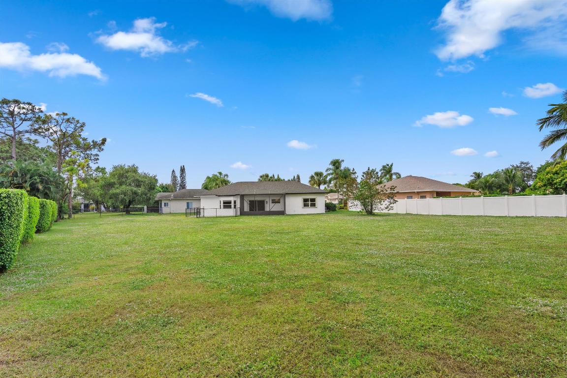 104 Greenwood Place, Royal Palm Beach