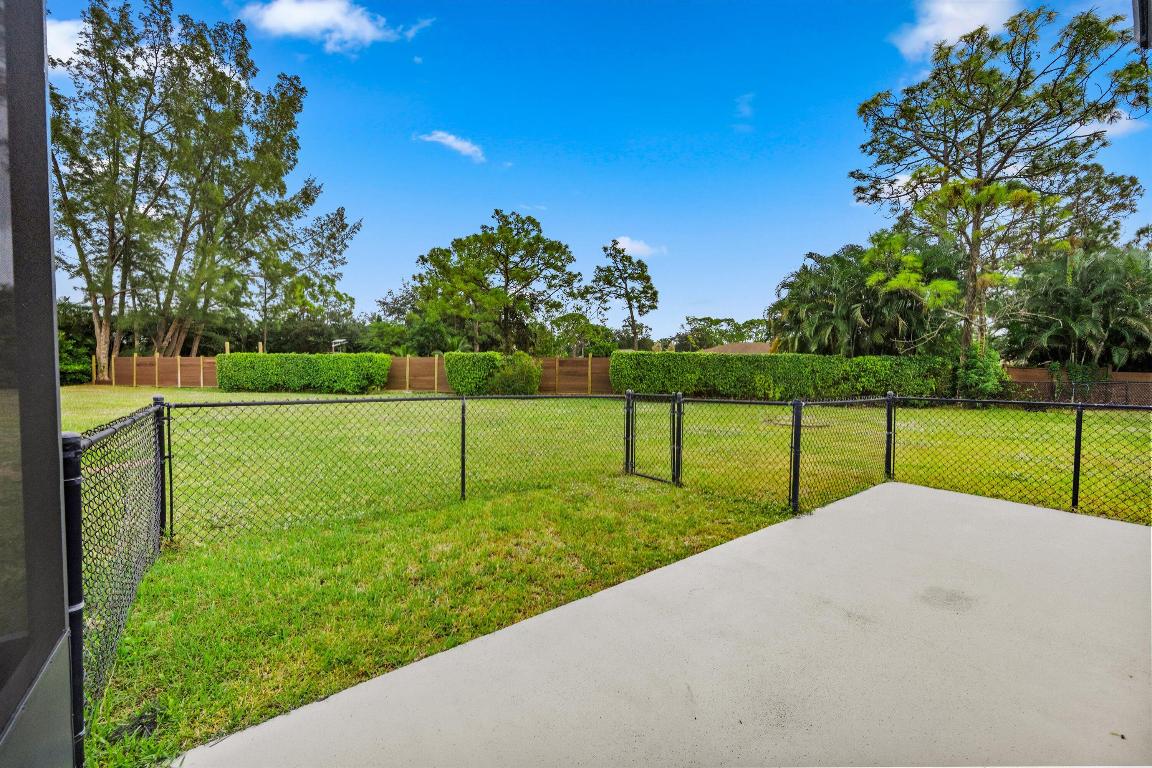 104 Greenwood Place, Royal Palm Beach