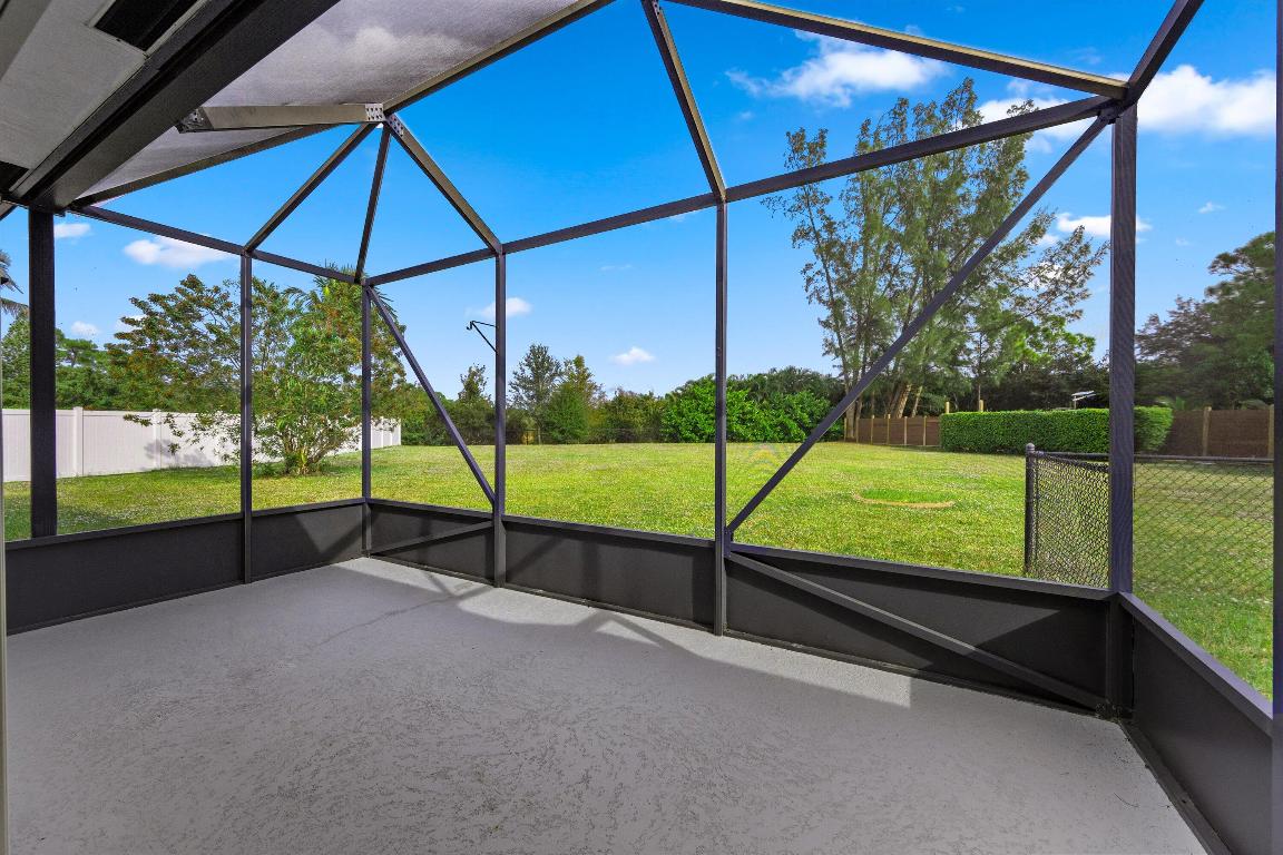 104 Greenwood Place, Royal Palm Beach