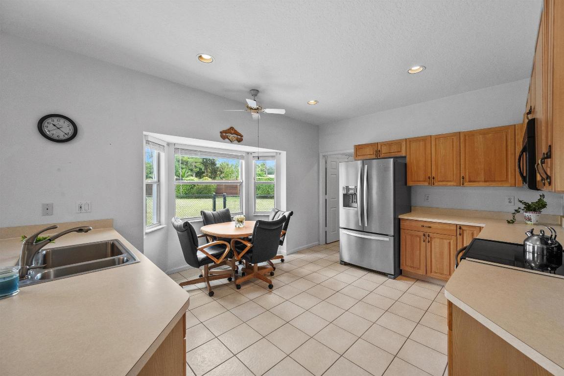 104 Greenwood Place, Royal Palm Beach