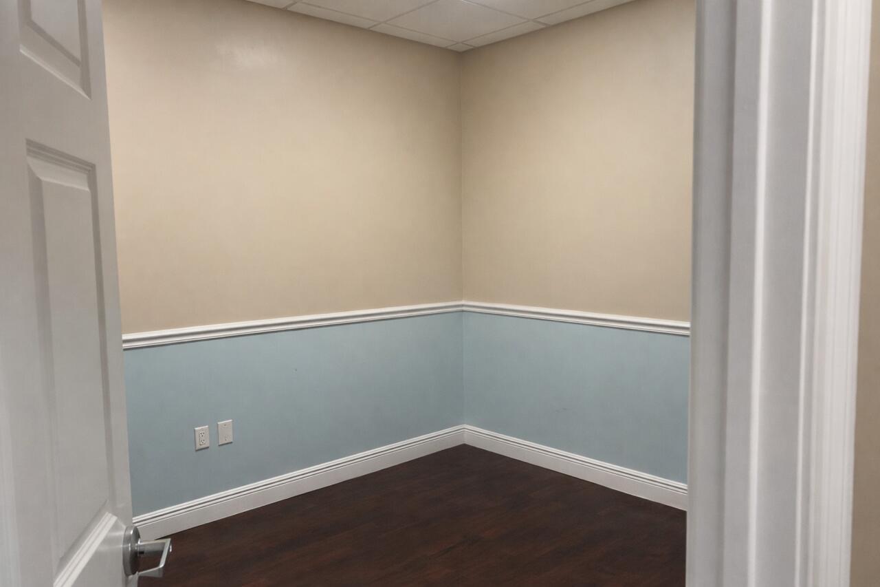 2585 S State Road 7 100