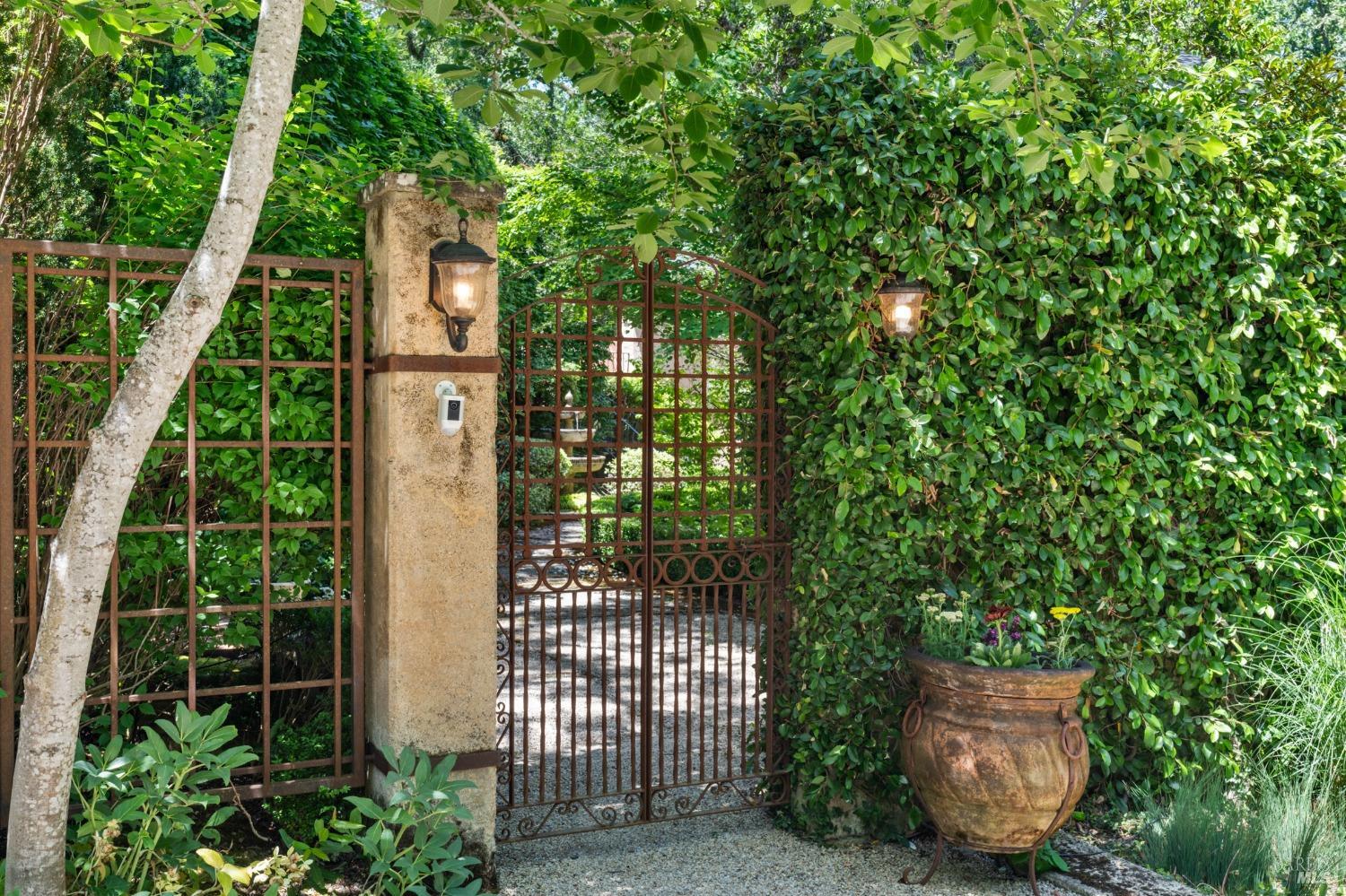 1277 London Ranch Rd