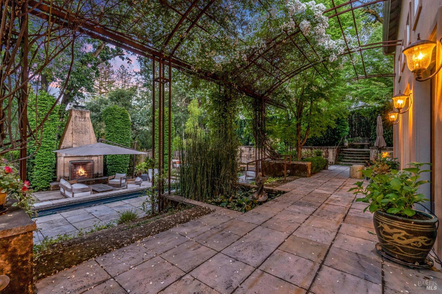 1277 London Ranch Rd