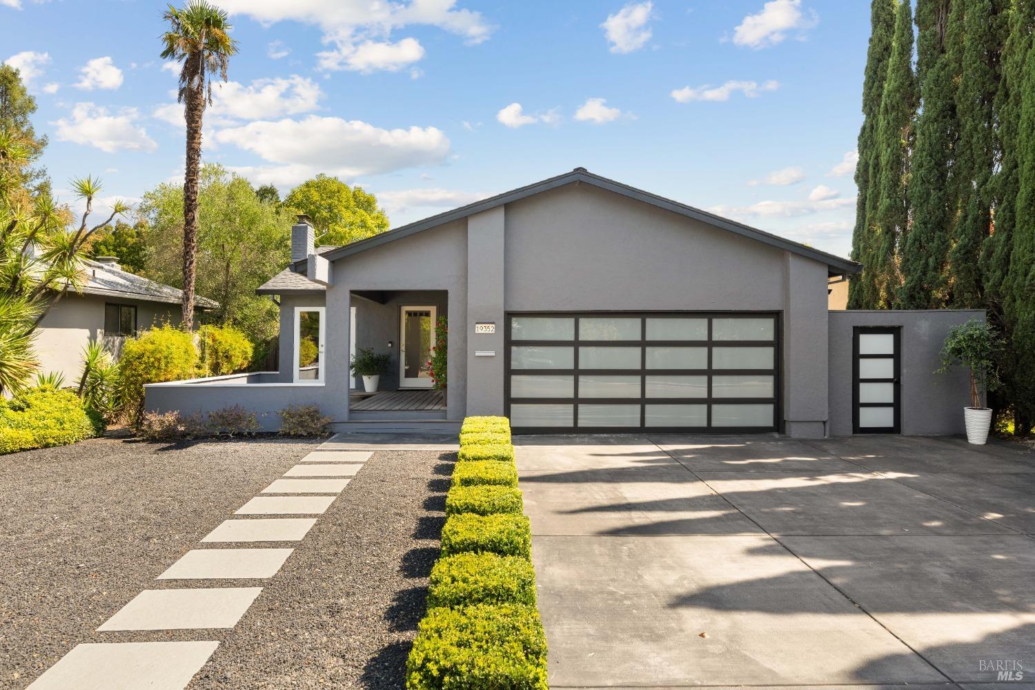 19352 Junipero Serra Dr