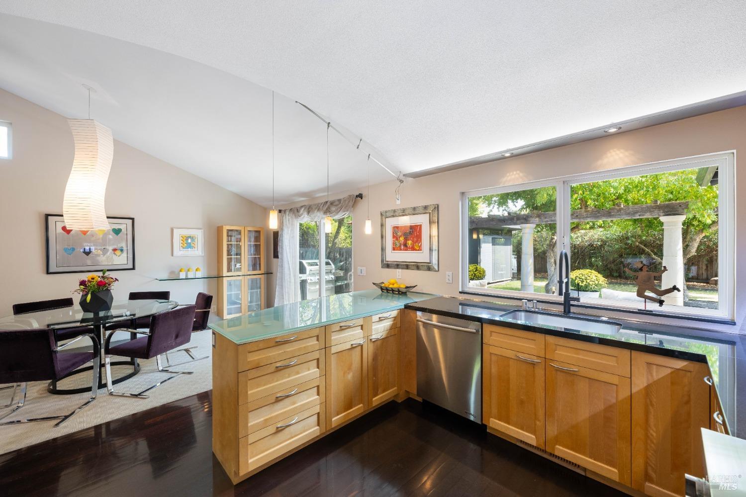 19352 Junipero Serra Dr