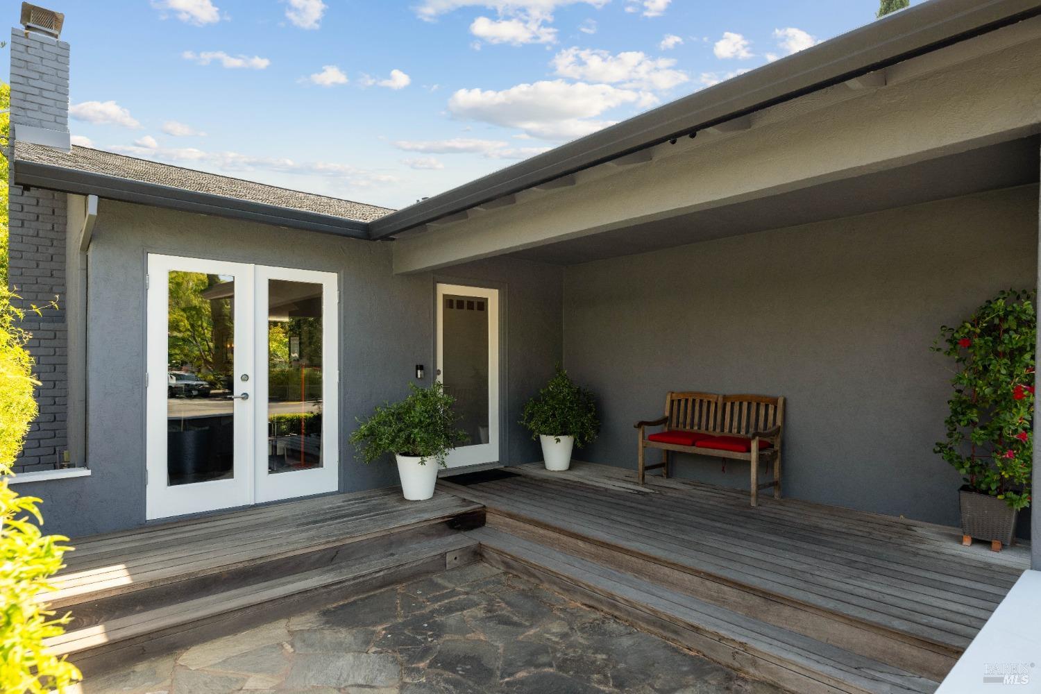 19352 Junipero Serra Dr