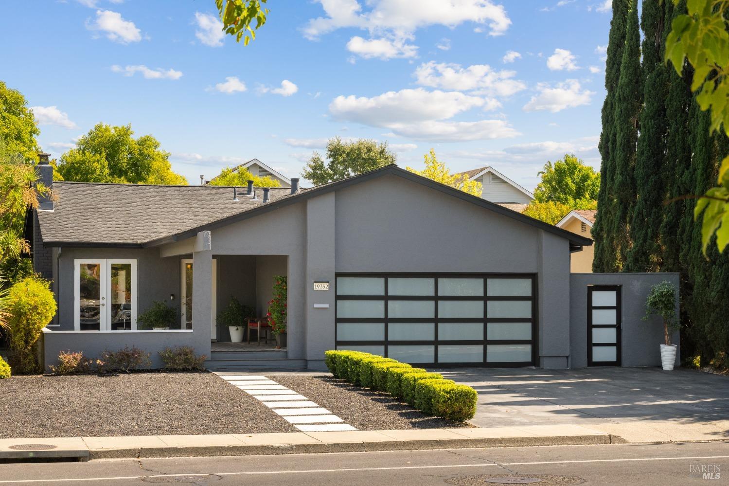 19352 Junipero Serra Dr