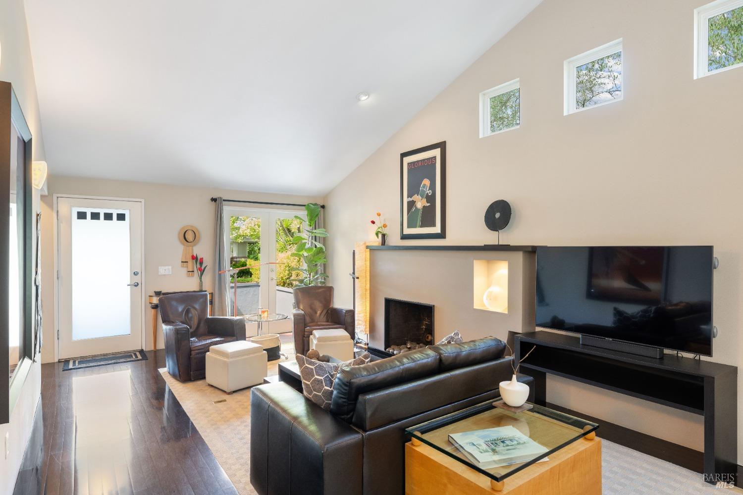 19352 Junipero Serra Dr