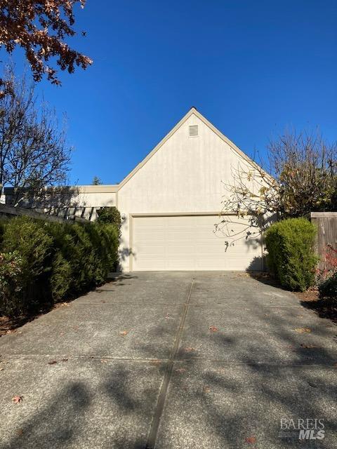 605 Zinnia Ct