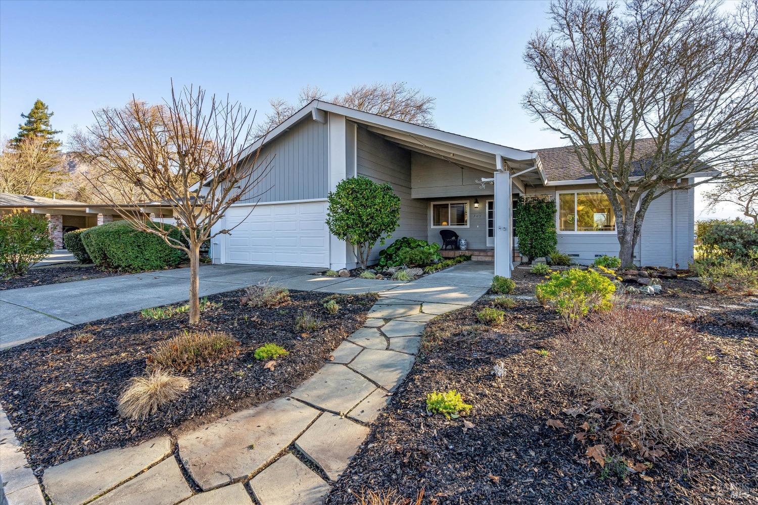 365 Twin Lakes Dr