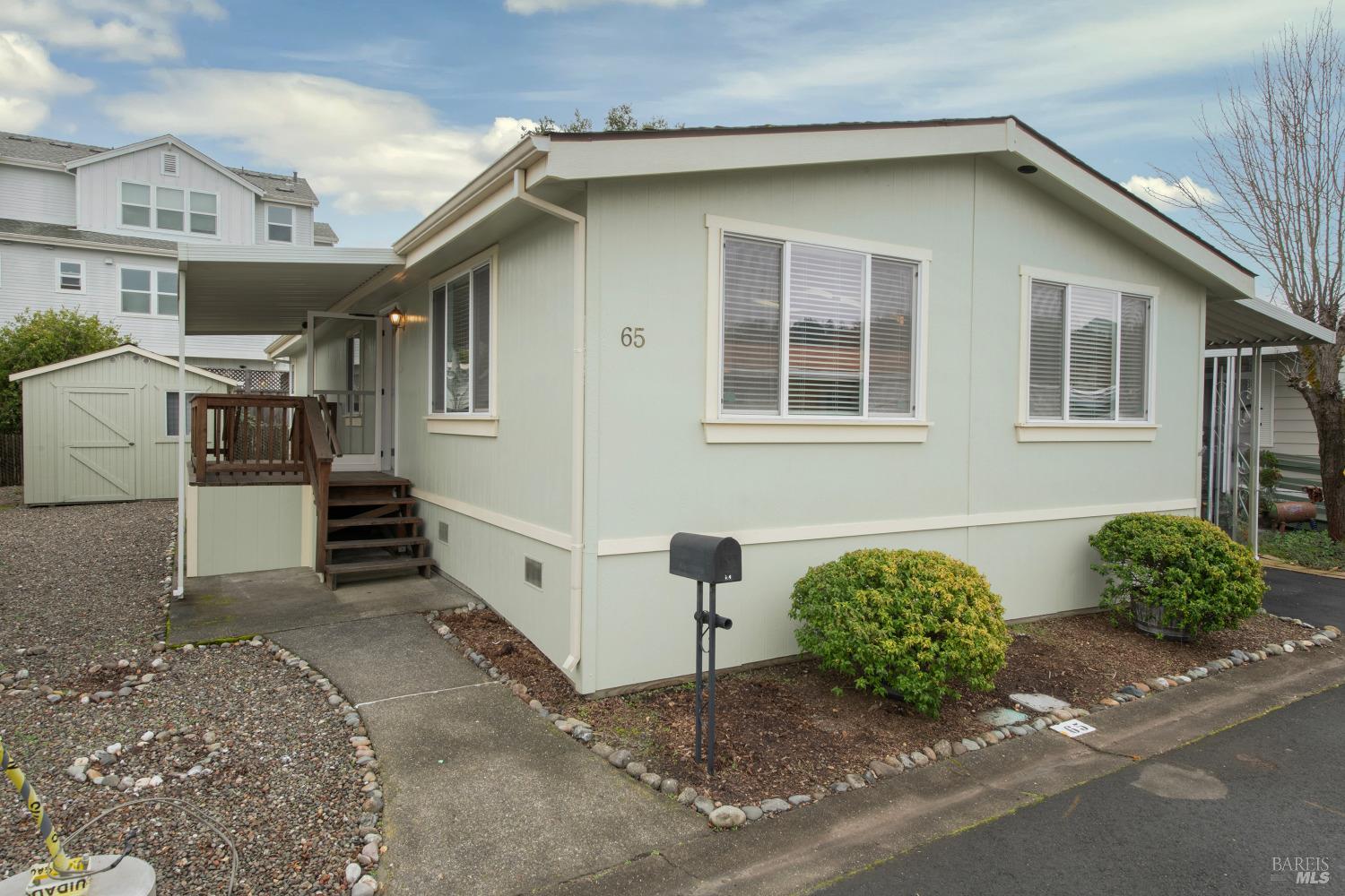65 Brier Pl