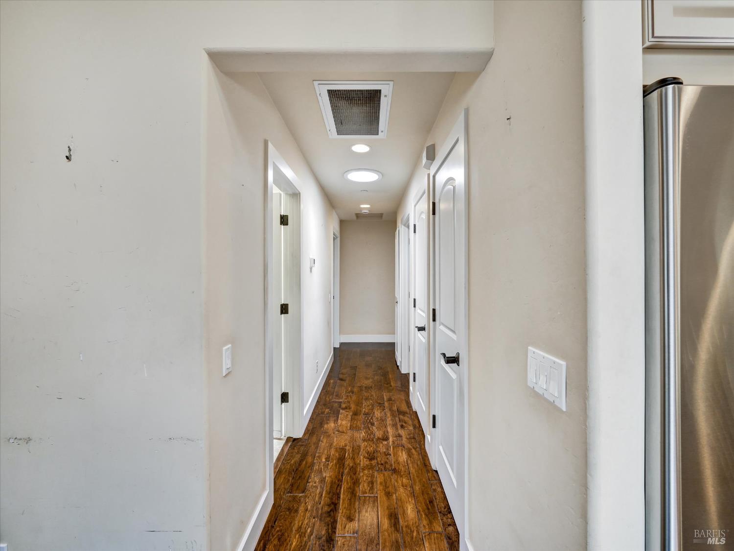566 Este Madera Dr