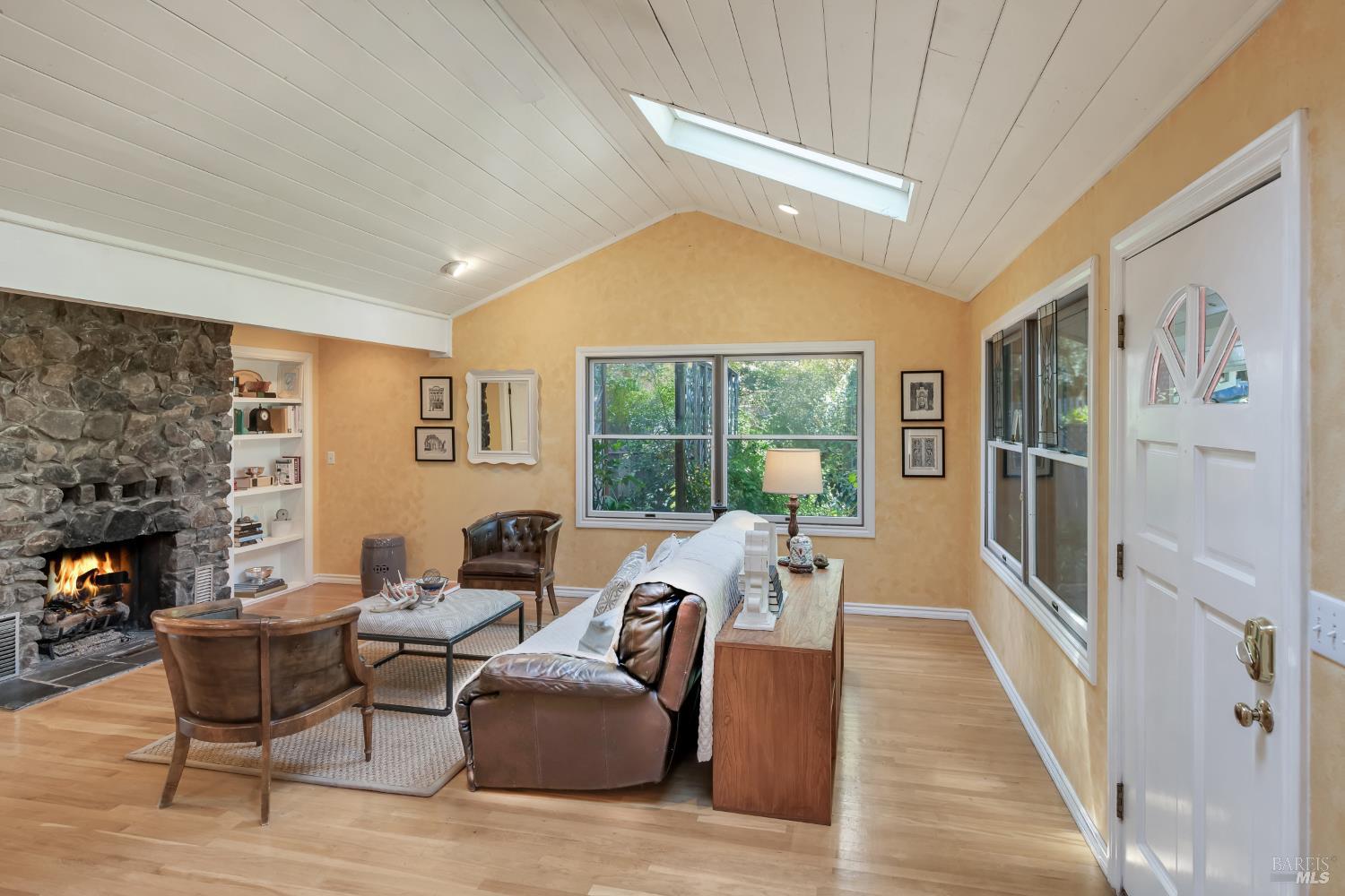 4215 Wake Robin Drive