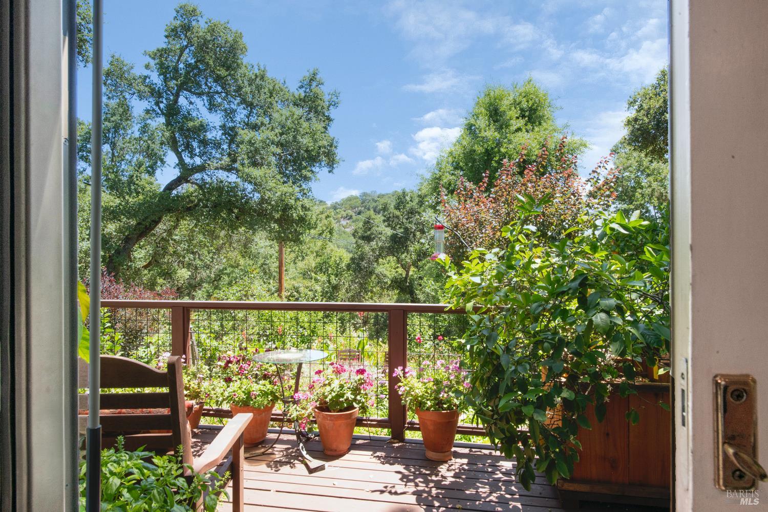 4215 Wake Robin Dr