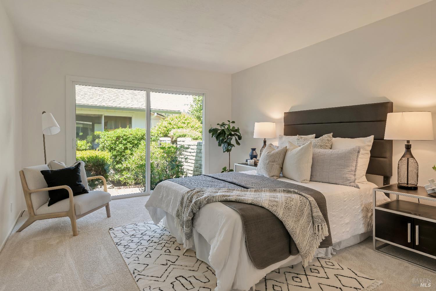 2232 Gainsborough Ave