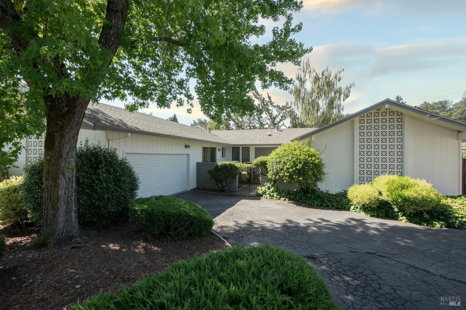 2232 Gainsborough Ave