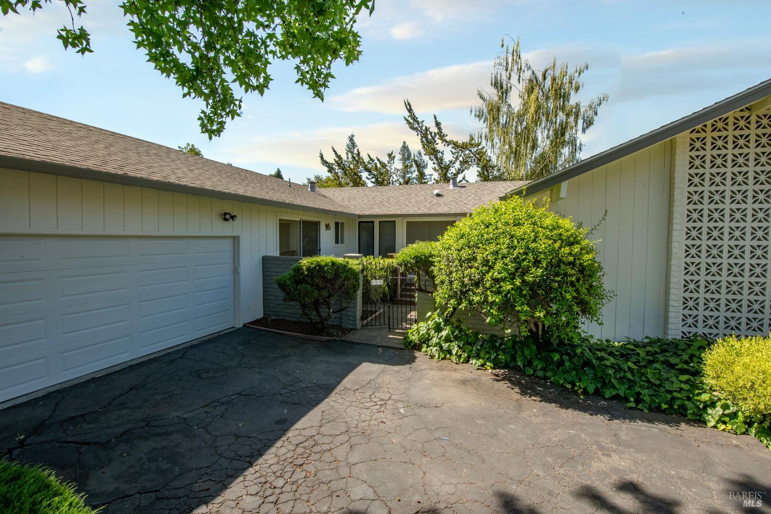 2232 Gainsborough Ave
