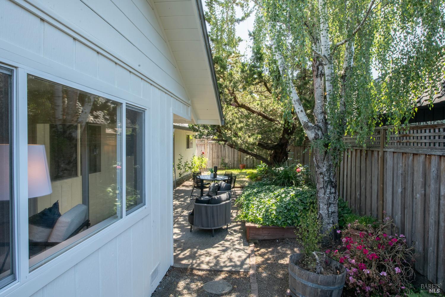 2232 Gainsborough Ave