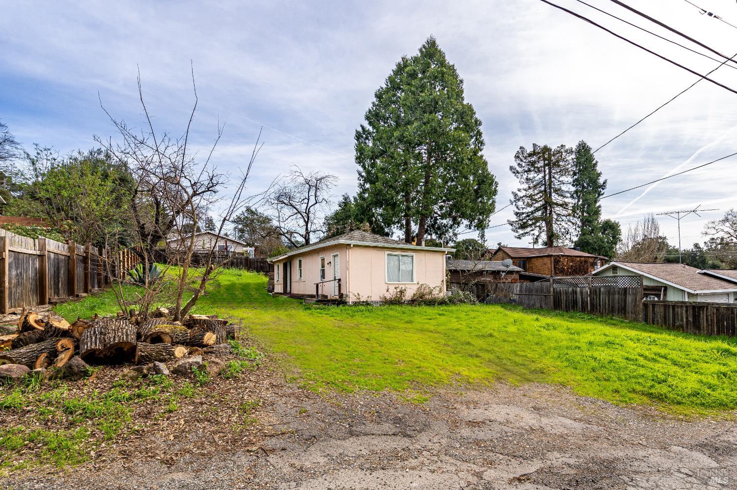 17364 Hillside Ave