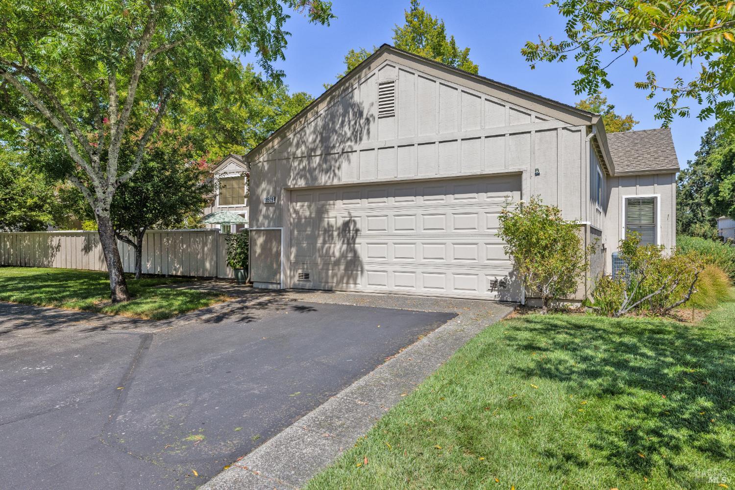 18509 Wellesley Ct