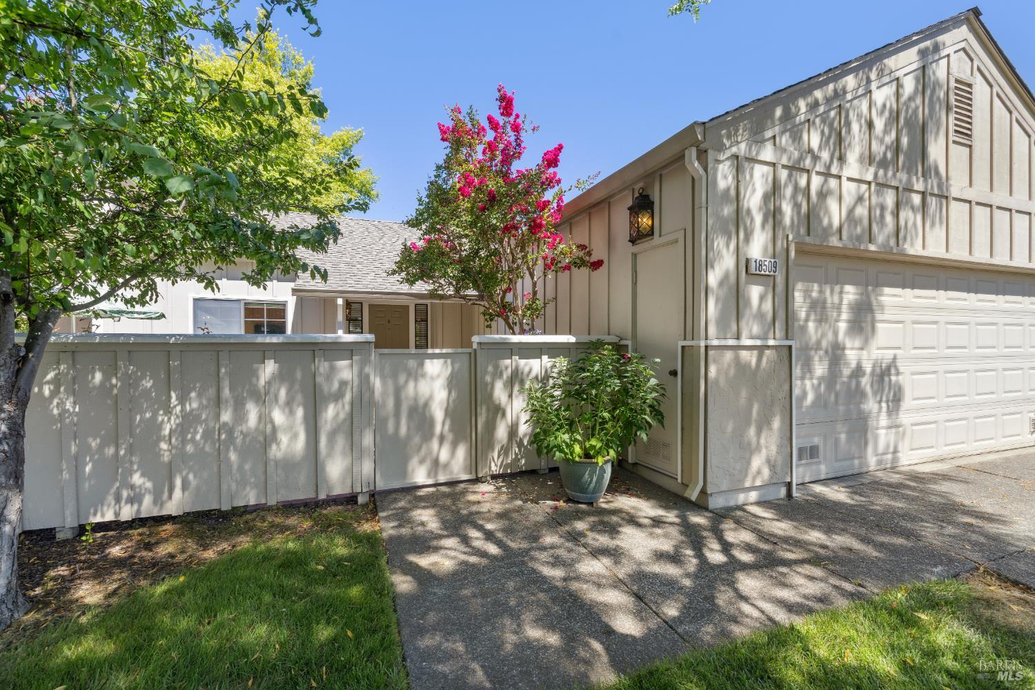 18509 Wellesley Ct
