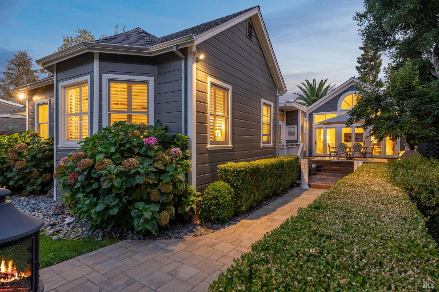 354 E Napa St