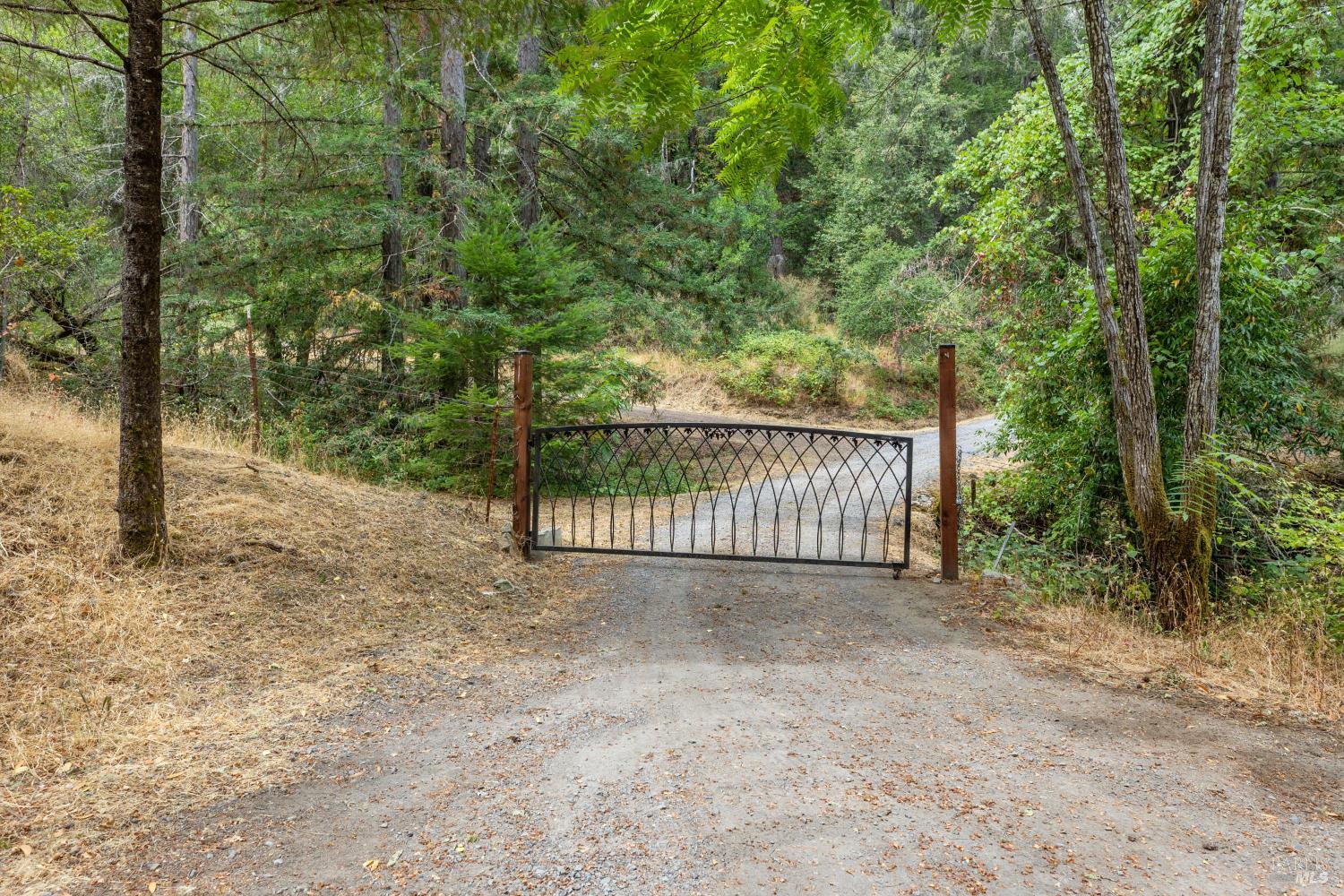 1311 W Dry Creek Rd