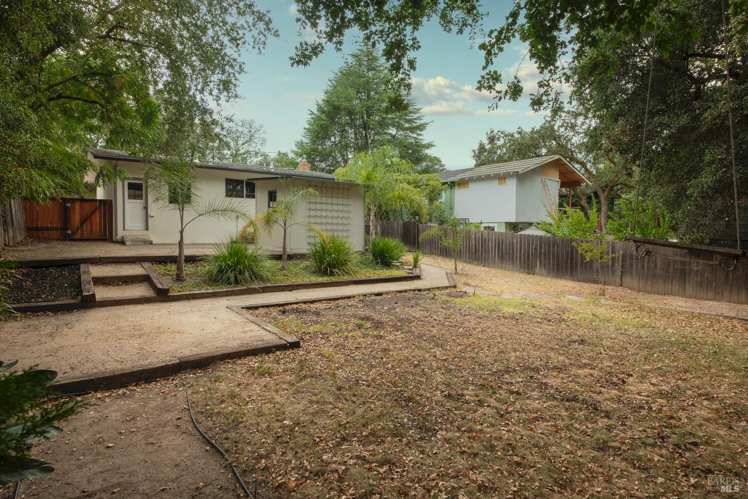 18327 Sierra Dr