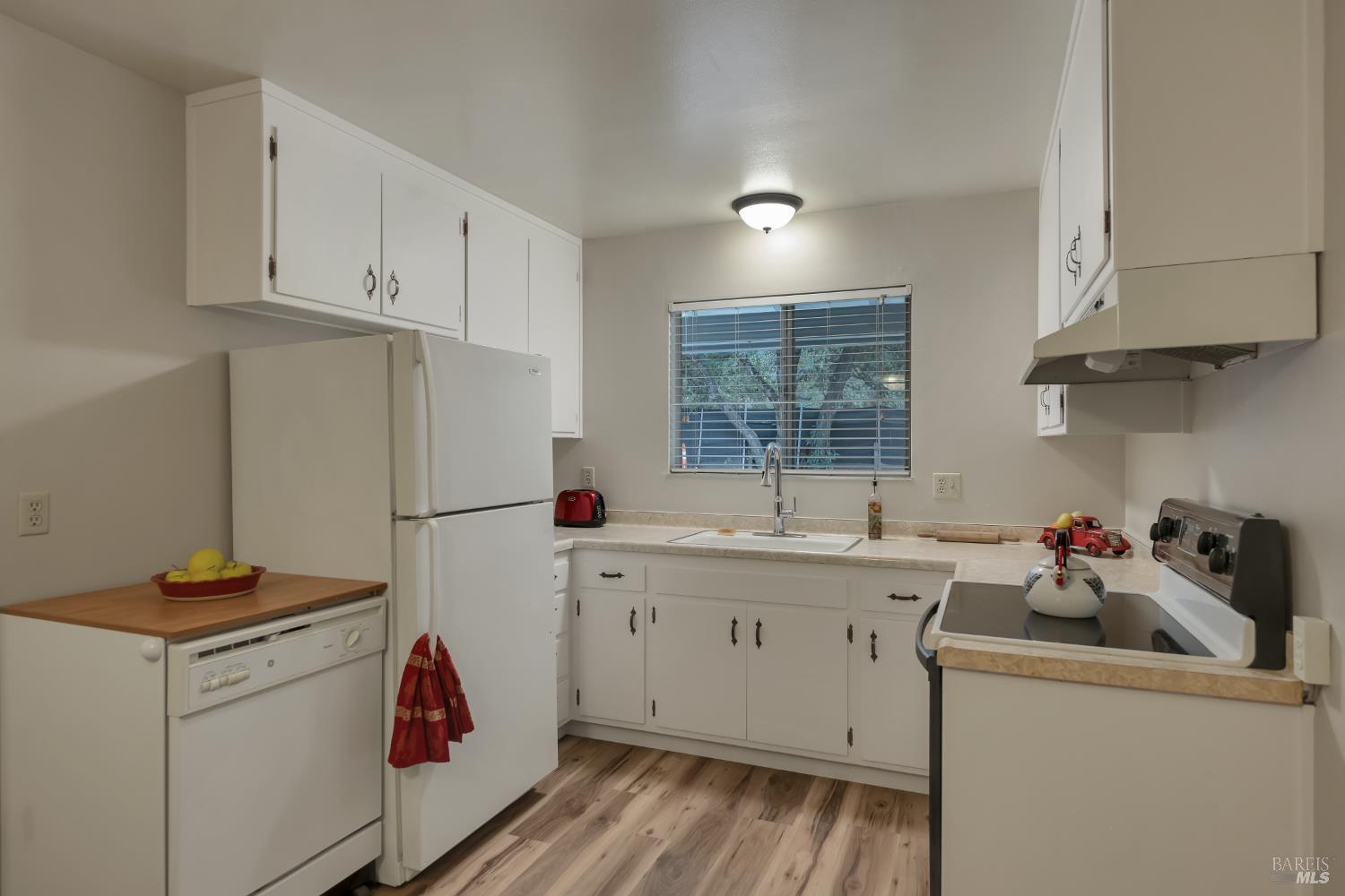 18327 Sierra Dr