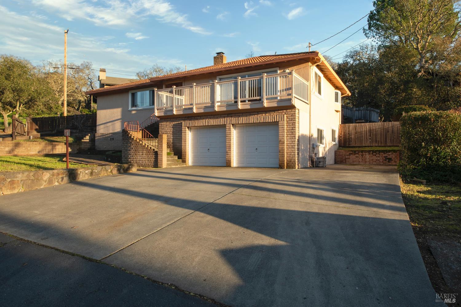 1292 Calle Del Arroyo