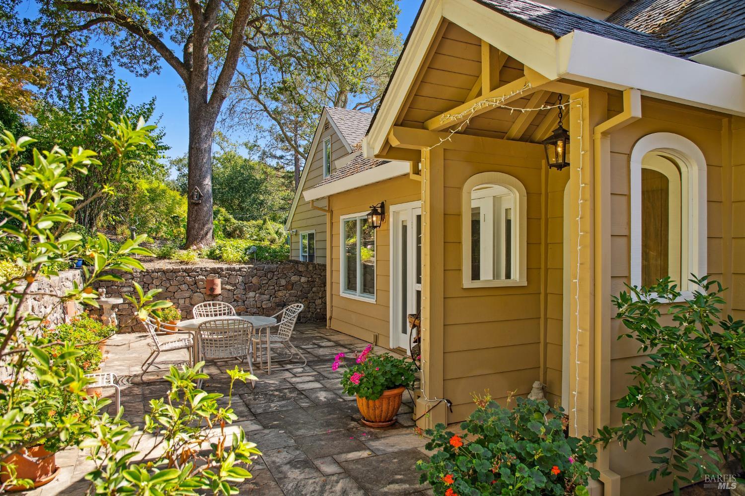 2399 Sobre Vista Road