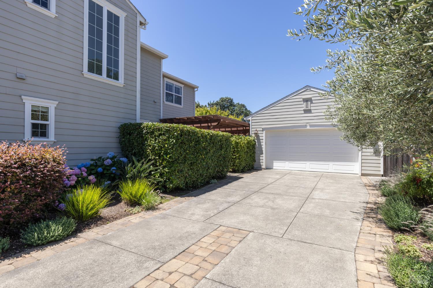 1183 Pearce Drive