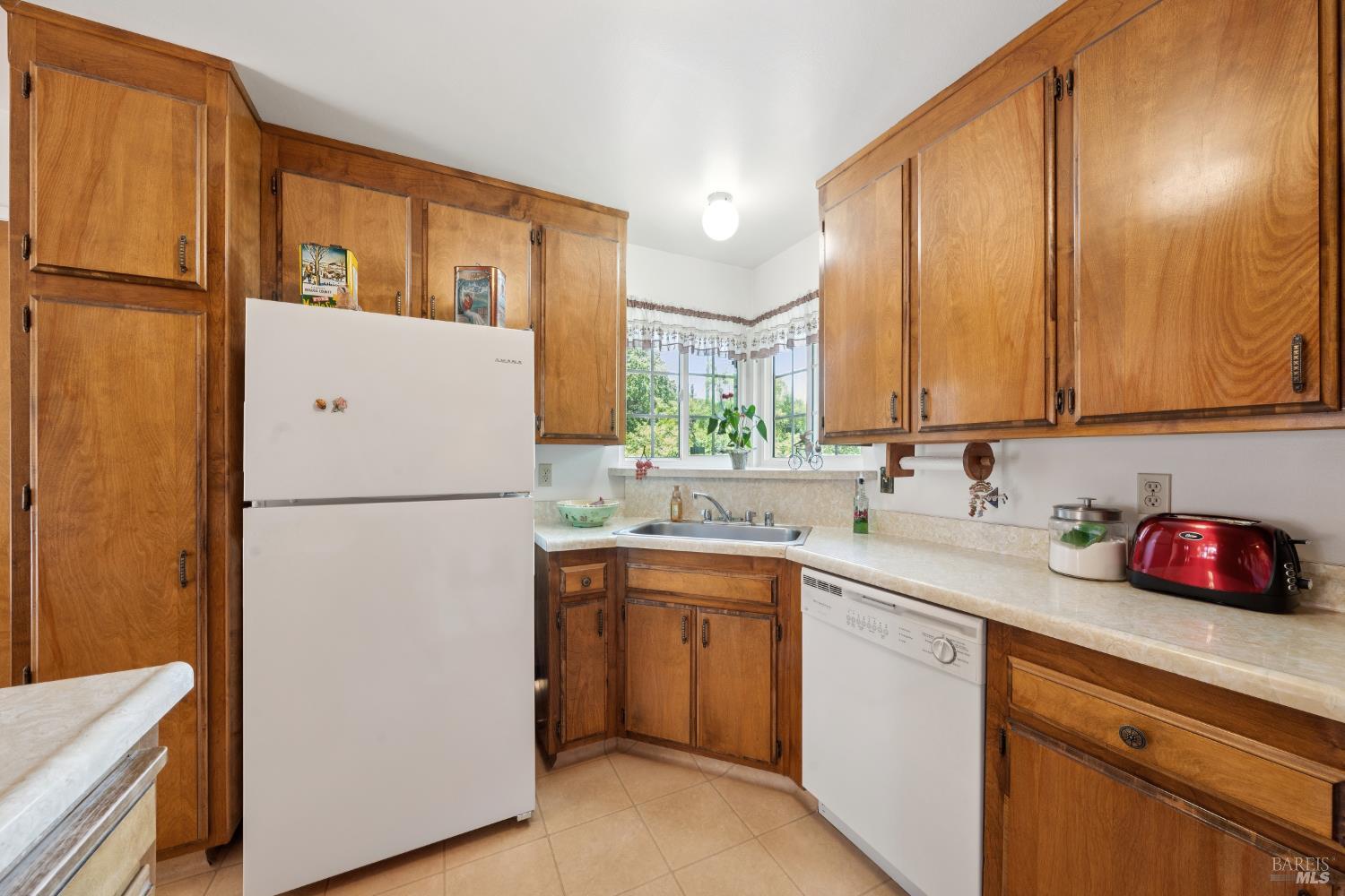825 Woodside Aka Madrone Road