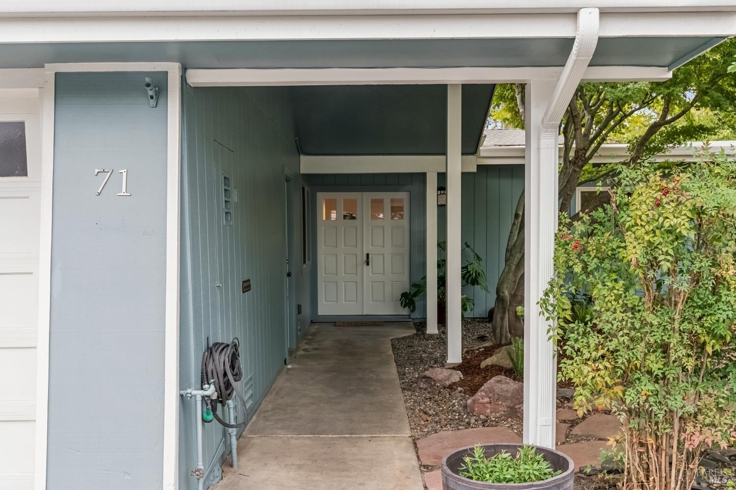 71 Creek Lane