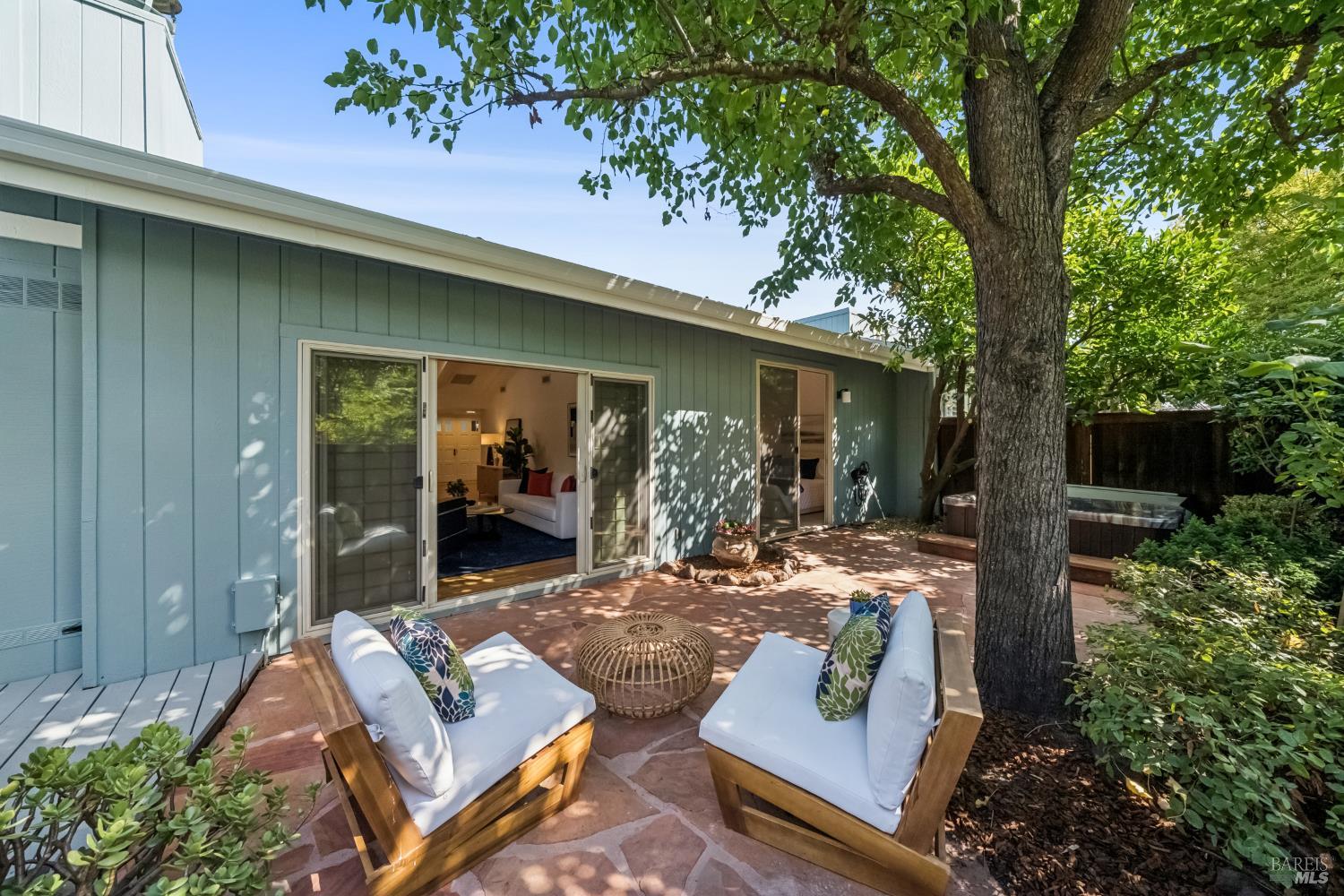71 Creek Lane