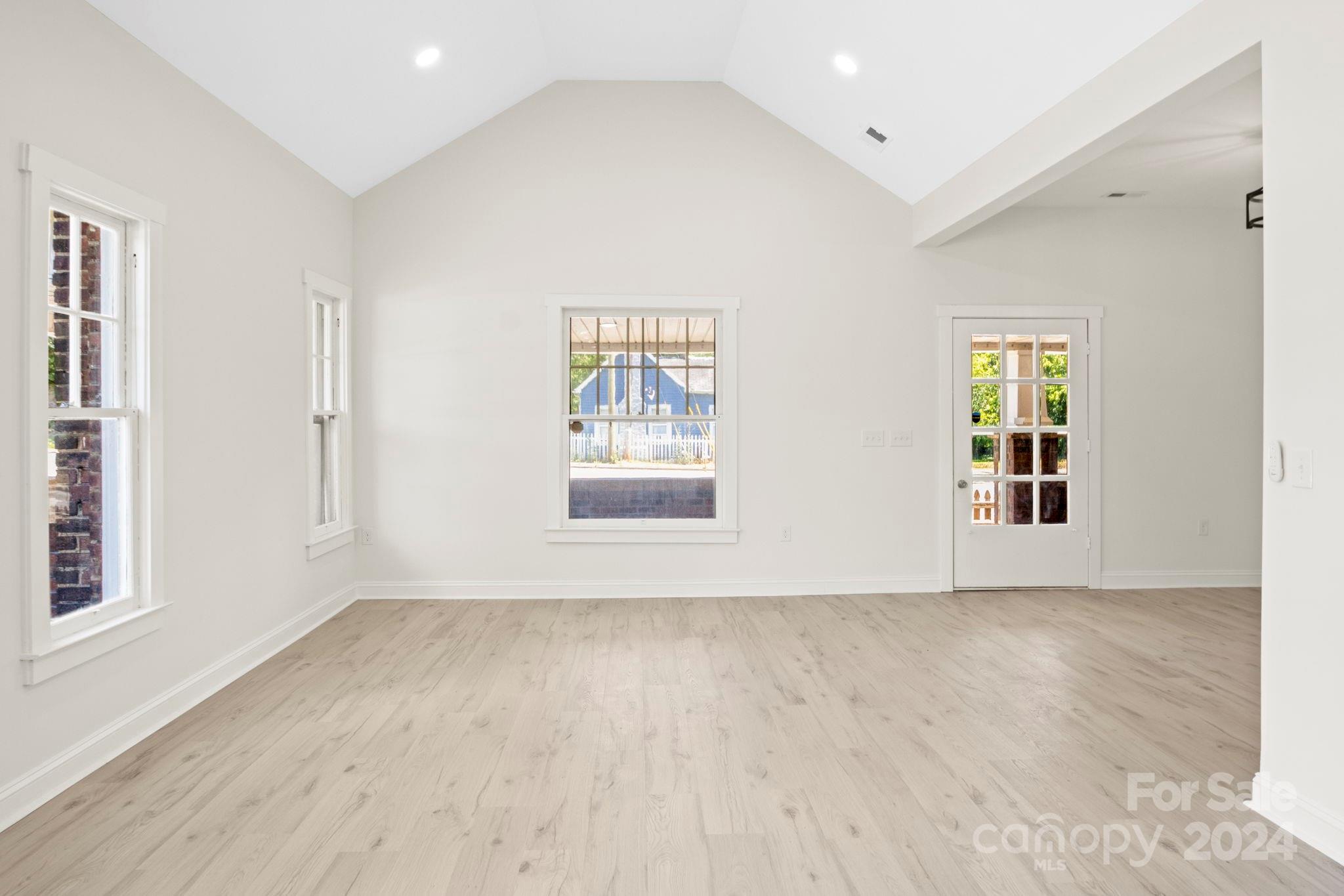 200 S Long Street