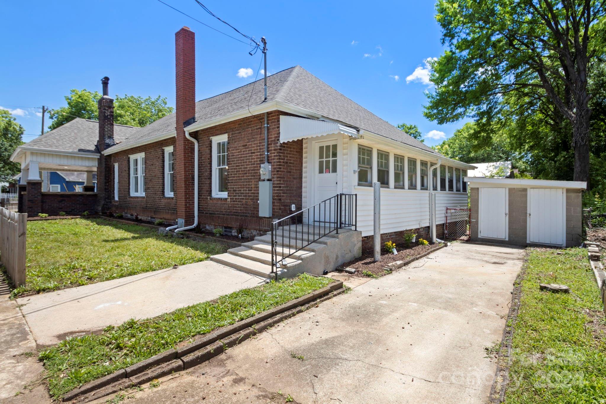 200 S Long Street