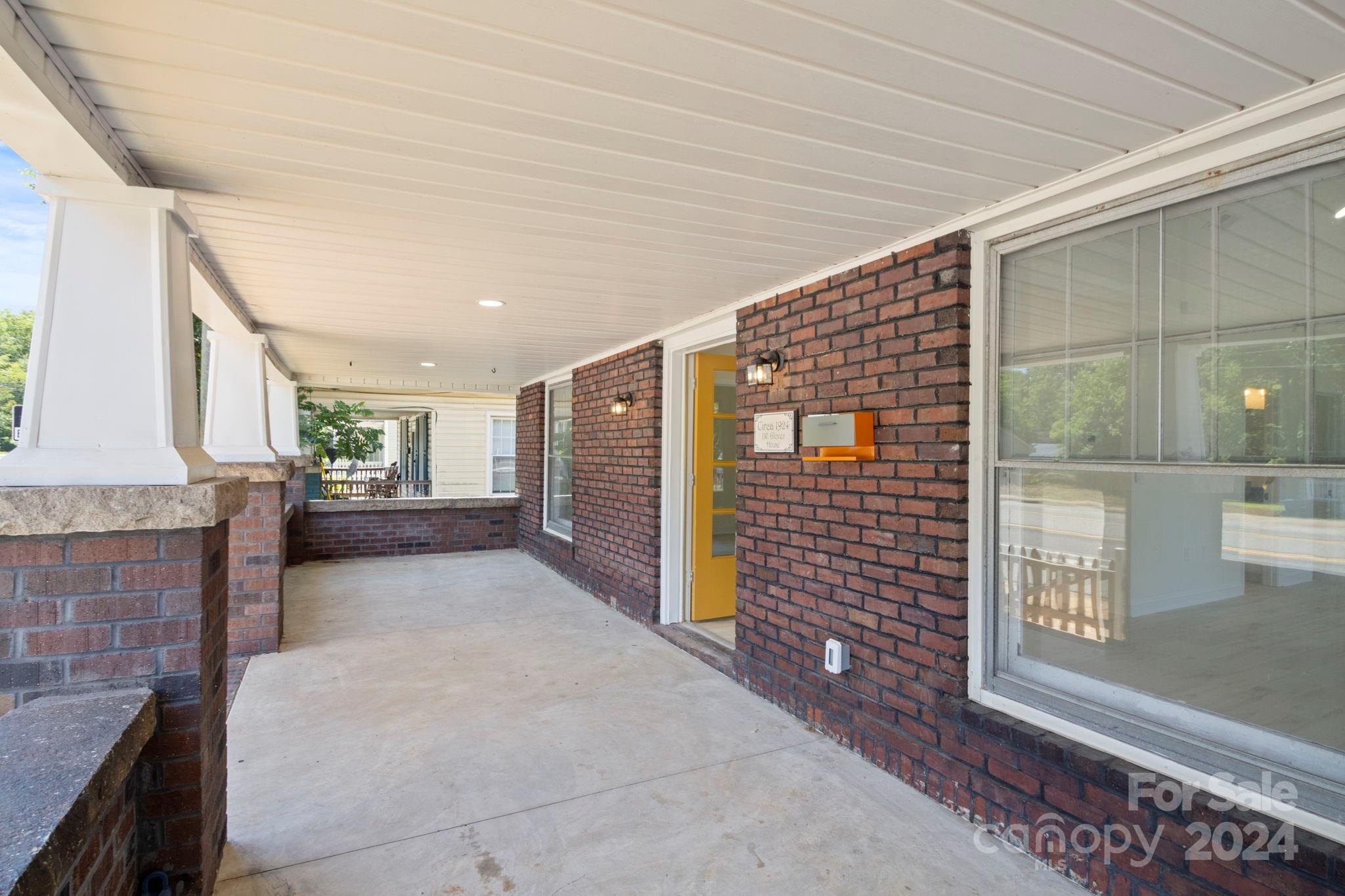 200 S Long Street