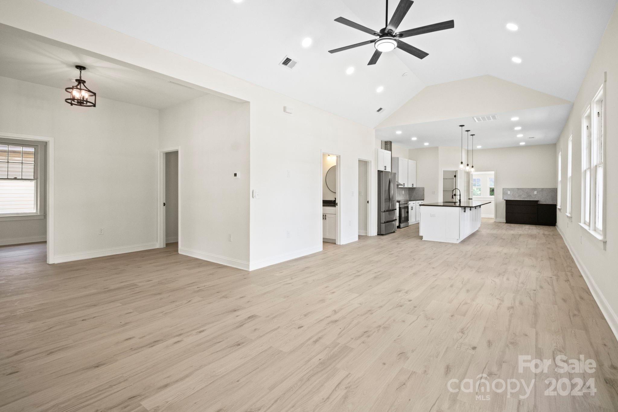 200 S Long Street