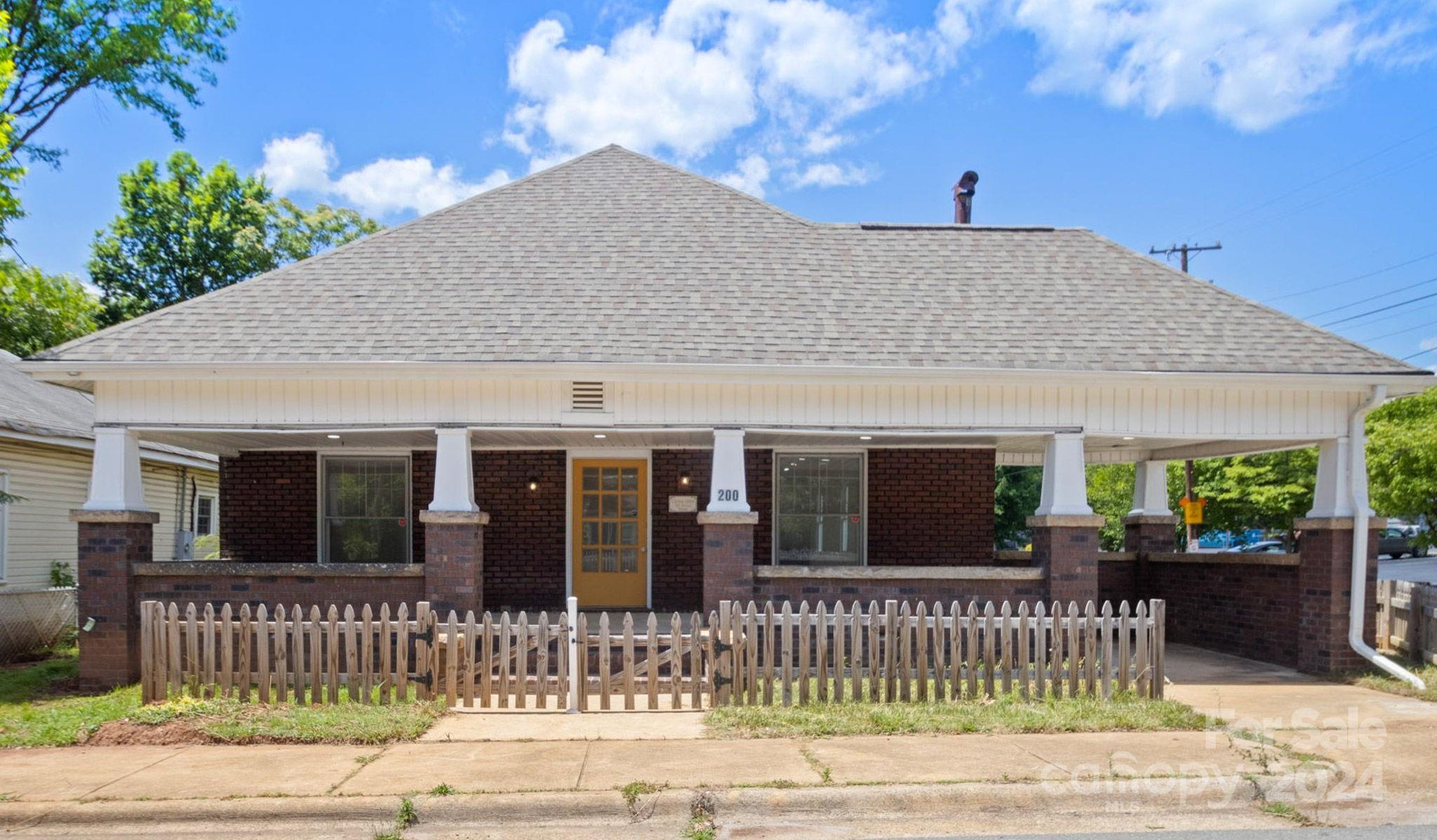 200 S Long Street