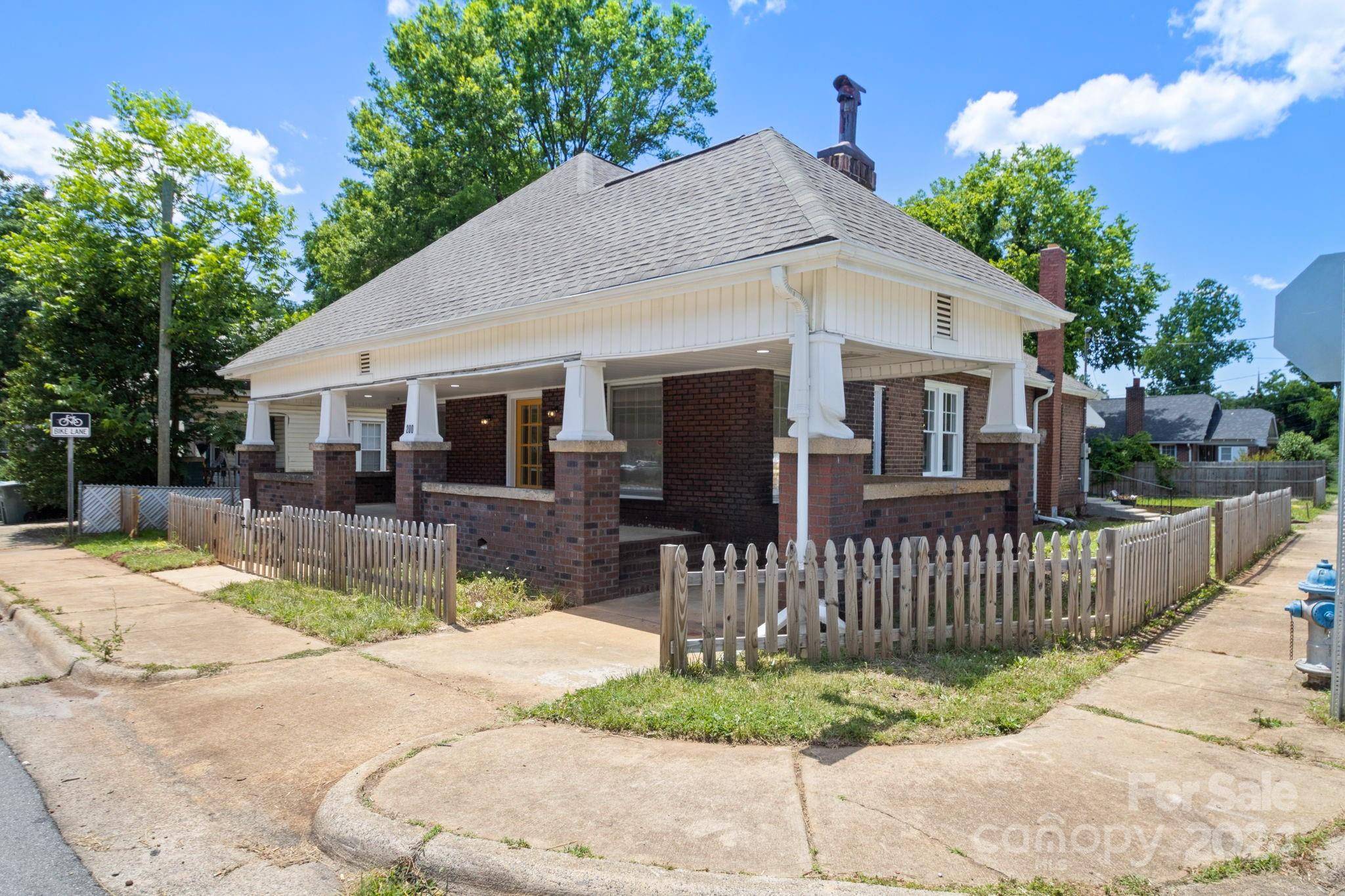 200 S Long Street