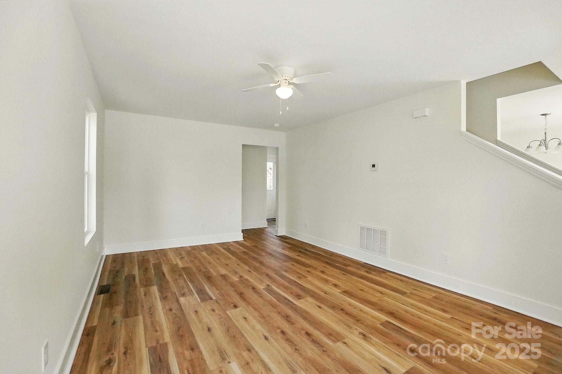 76 Snyder Court NE