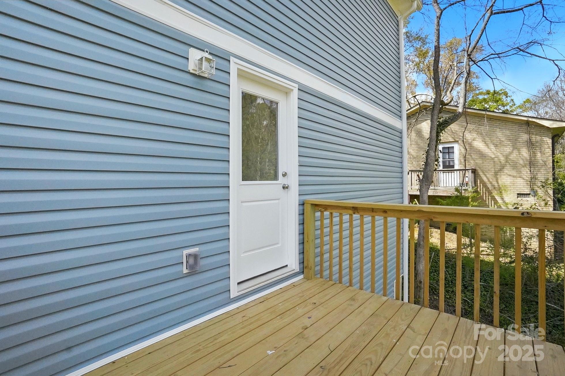 76 Snyder Court NE