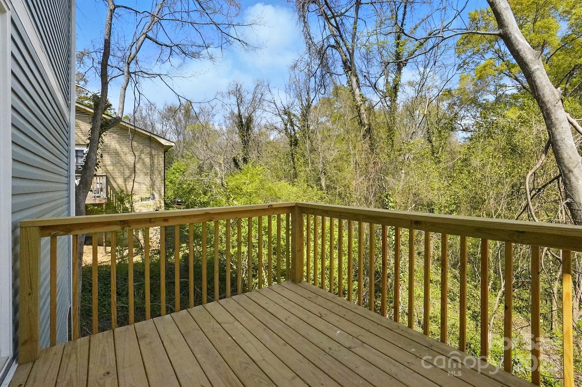 76 Snyder Court NE
