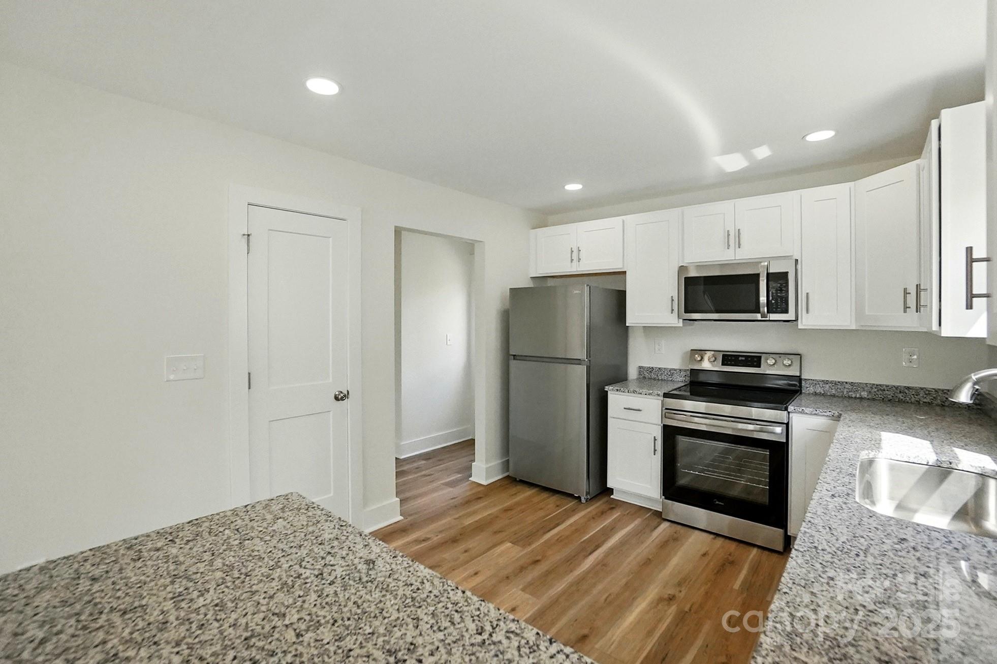 76 Snyder Court NE