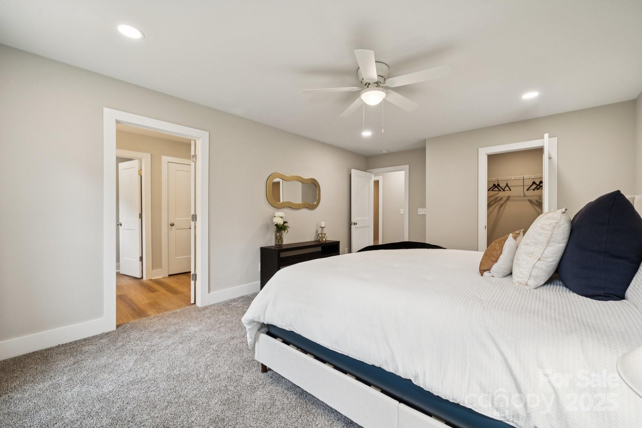 285 Mainsail Road