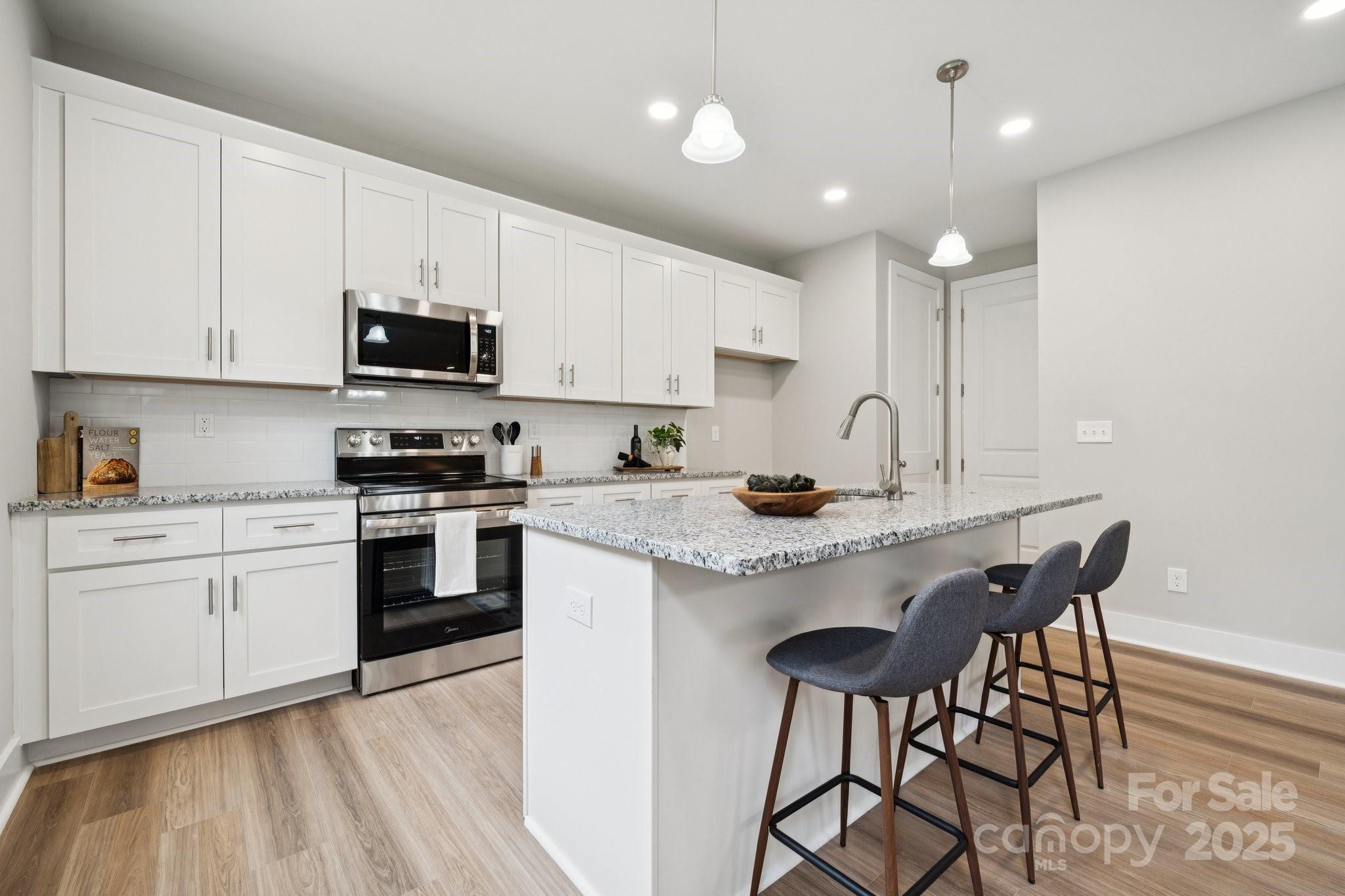 285 Mainsail Road