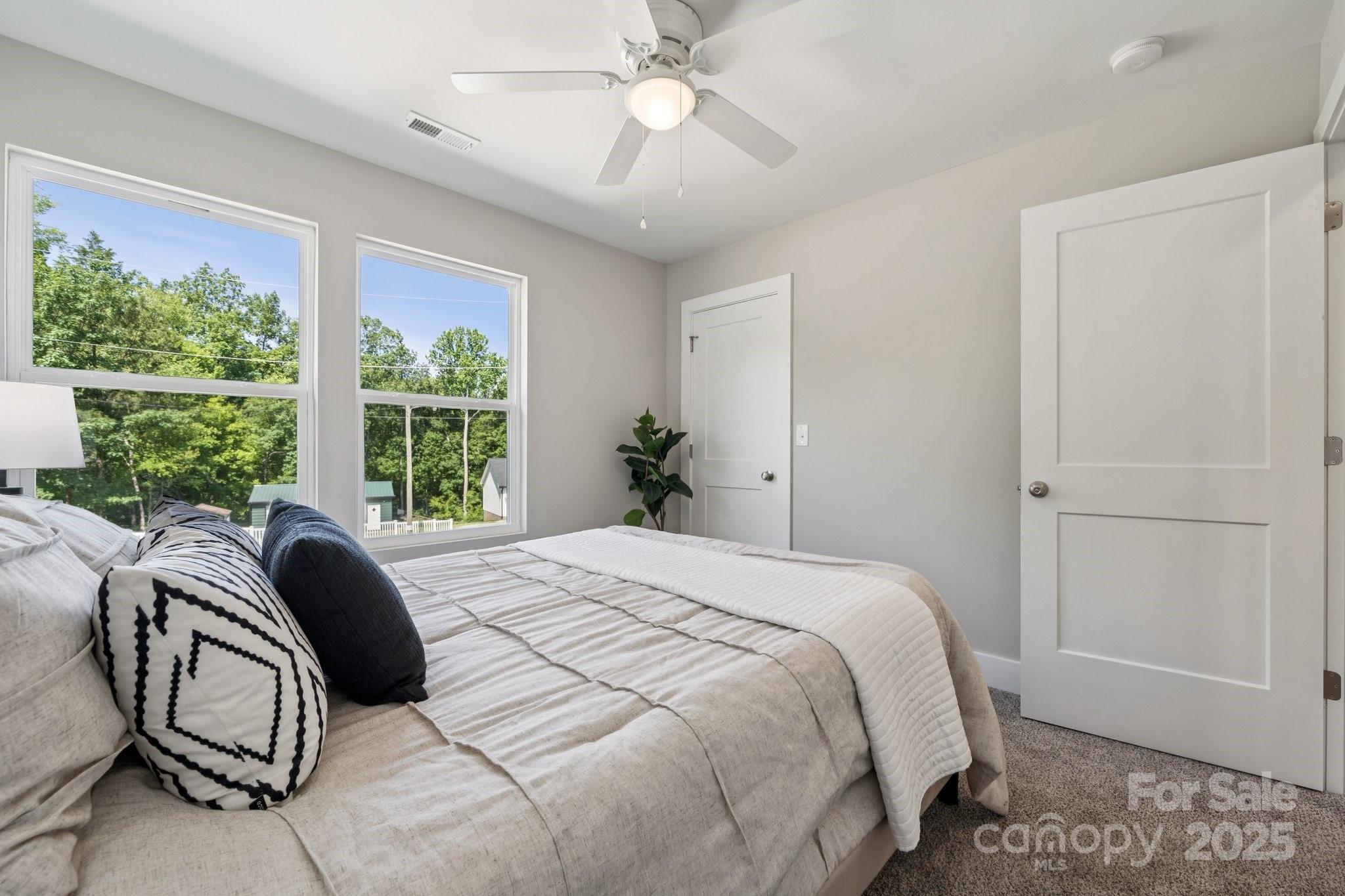 285 Mainsail Road