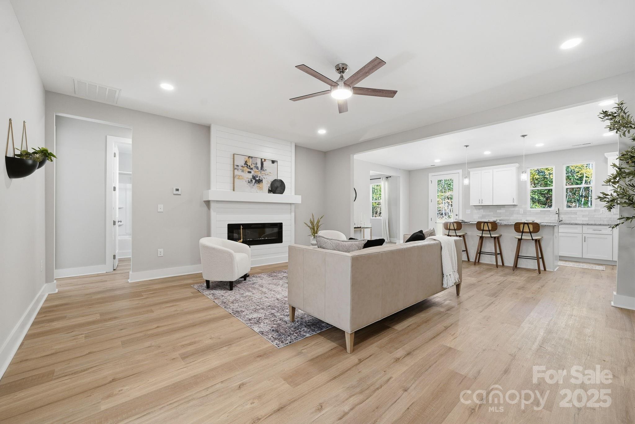 295 Mainsail Road