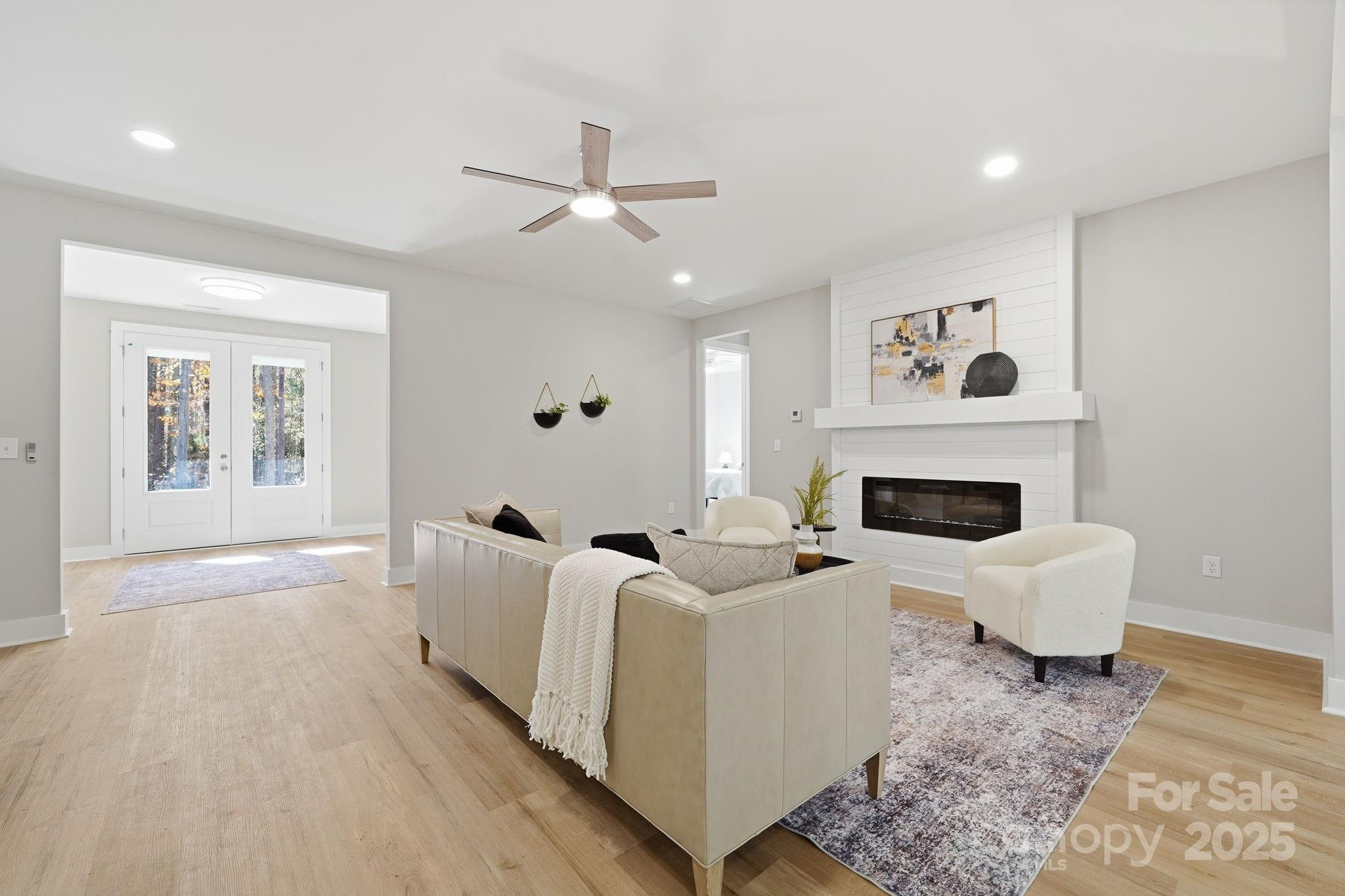 295 Mainsail Road